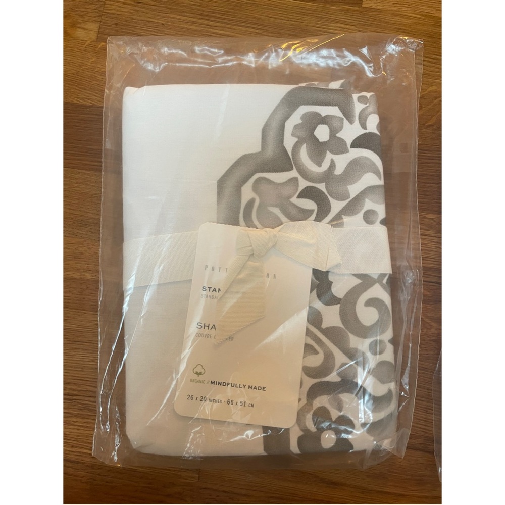 COPY - NWT Organic Cotton Pottery Barn Archer Medallion Standard Sham Pillowcas…